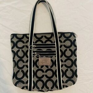 Coach Poppy Large monogram bag with   silver poppy branding. In Mint Condition .